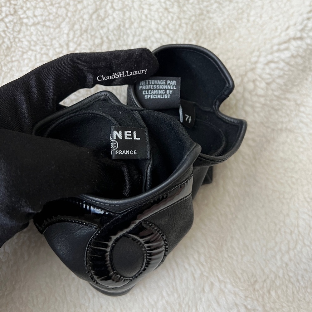 ❌❌ Chanel 17P Classic CC Logo Black Fingerless Gloves - Picture 8 of 9